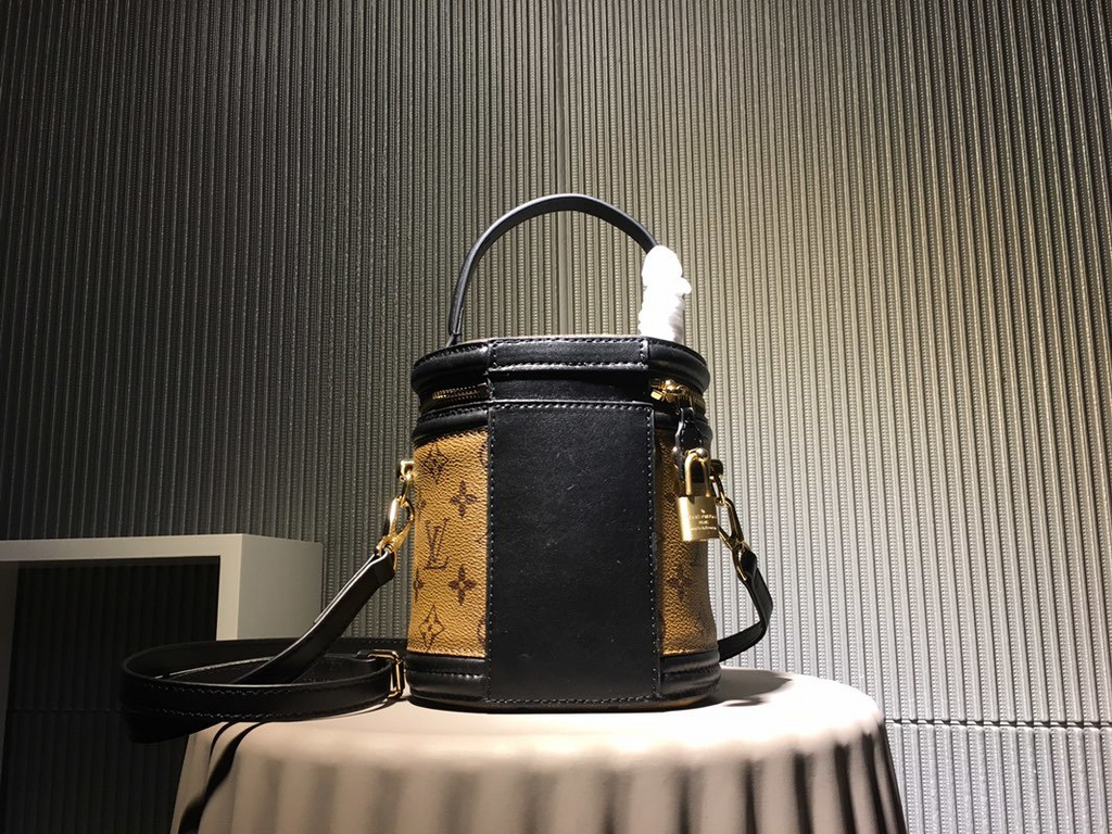 Anum Bags Elite Carryalls