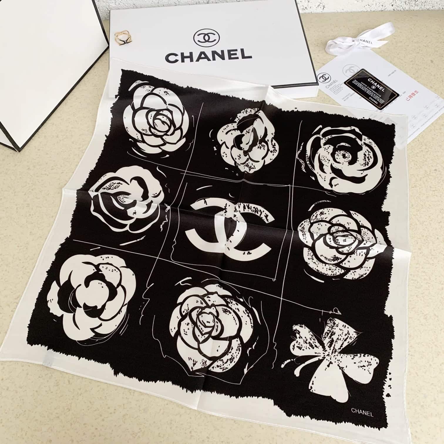 Anum Bags CHL CC CAMELLIA SQUARE SCARF BLACK