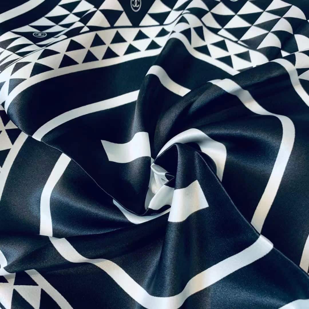 Anum Bags CHL CC MOTIF SQUARE NECK TWILL SILK SCARF BLACK