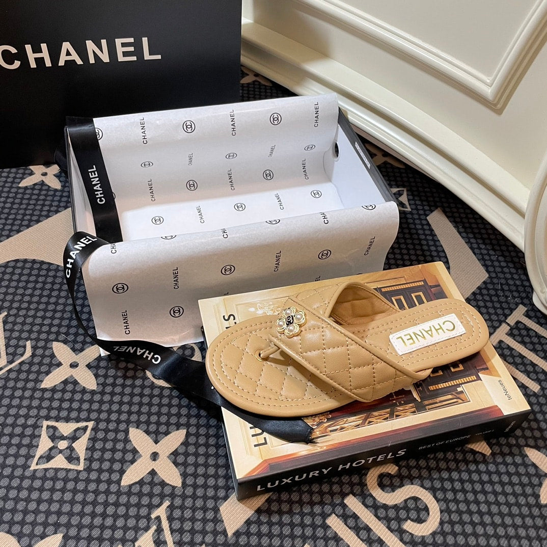Anum Bags CHL BEIGE QUILTED FLIP FLOP SANDALS