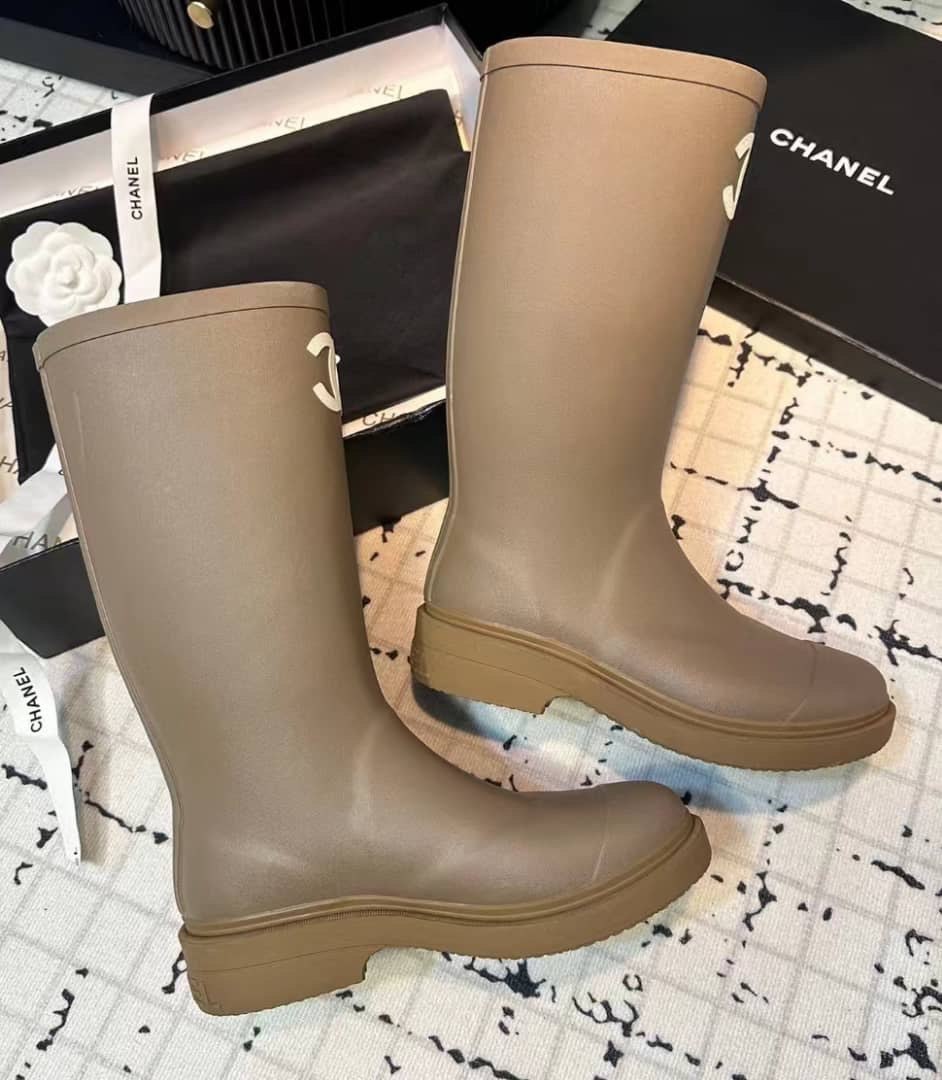 Anum Bags CHANEL RUBBER RAIN BOOTS BEIGE G39620 X56326 0Q304