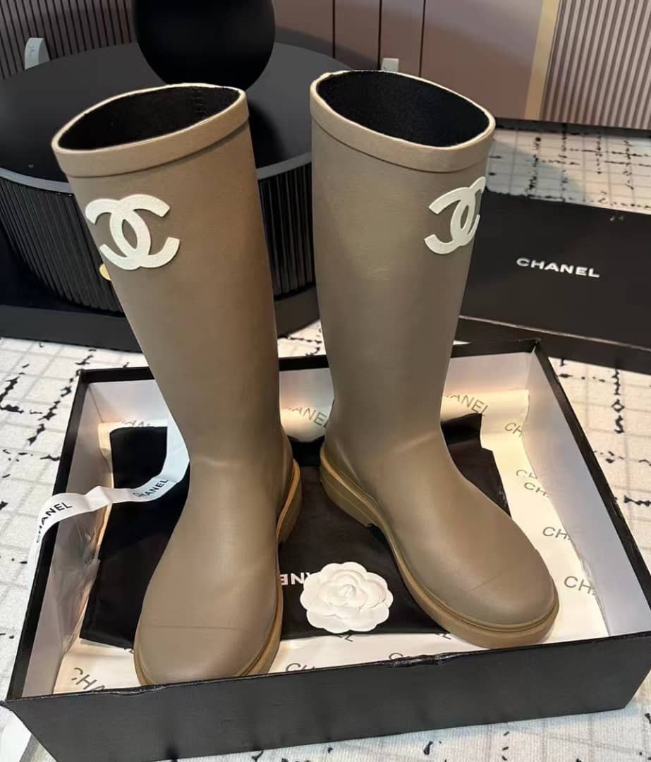 Anum Bags CHANEL RUBBER RAIN BOOTS BEIGE G39620 X56326 0Q304