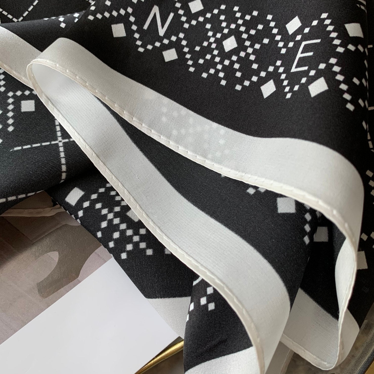 Anum Bags CHL SQUARE SCARF SILK TWILL BLACK
