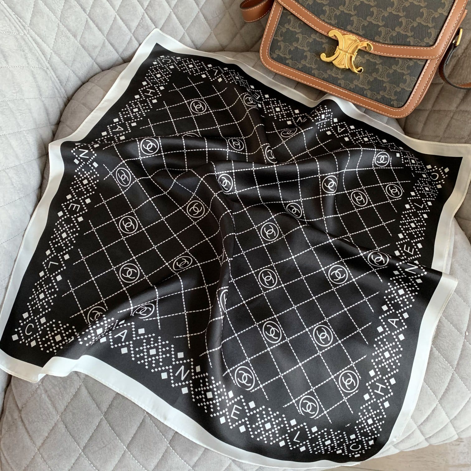 Anum Bags CHL SQUARE SCARF SILK TWILL BLACK