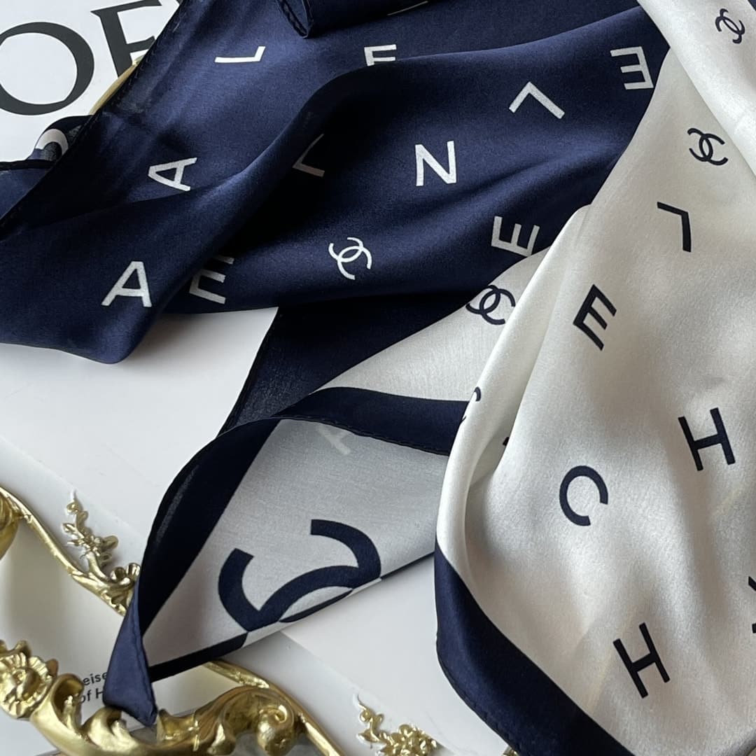 Anum Bags CHL MULTI LETTERS SQUARE SILK SCARF WHITE BLUE