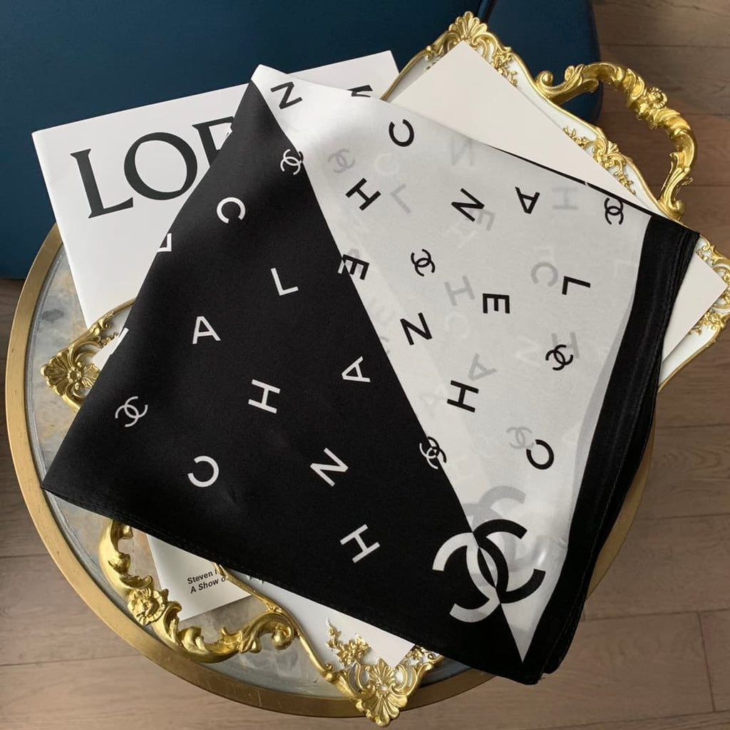 Anum Bags CHL MULTI LETTERS SQUARE SILK SCARF BLACK WHITE