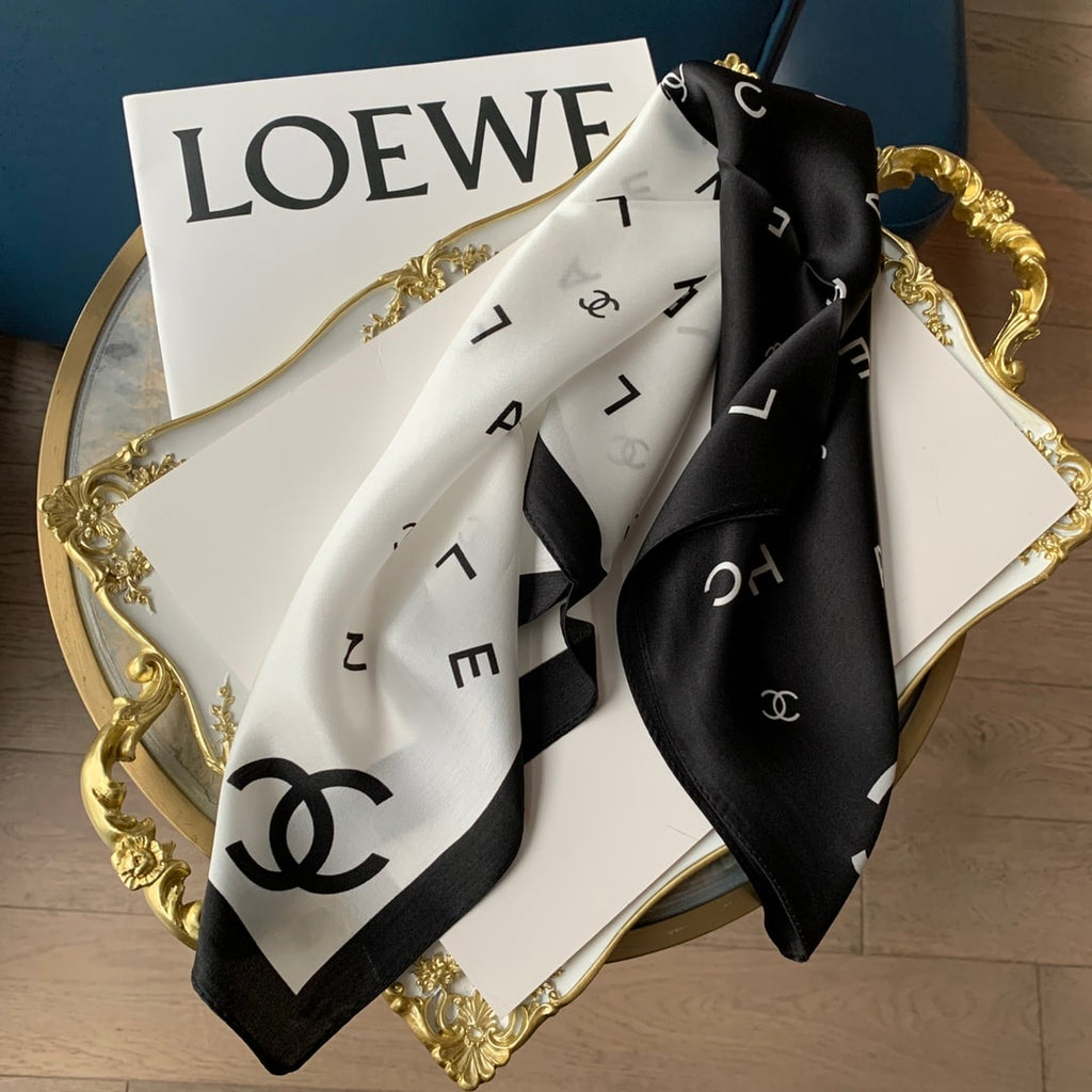 Anum Bags CHL MULTI LETTERS SQUARE SILK SCARF BLACK WHITE