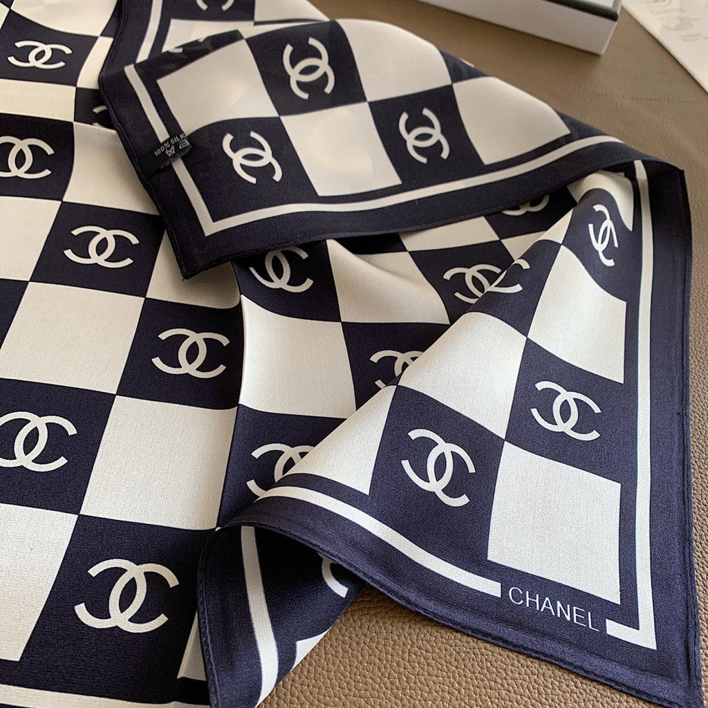 Anum Bags CHL SQUARE MOTIF CC LOGO SILK SCARF BLACK AND WHITE 70CM
