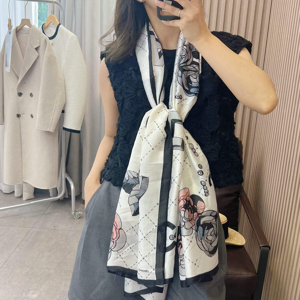 Anum Bags CHL CC WITH PINK FLOWER SQUARE SCARF WHITE 90CM