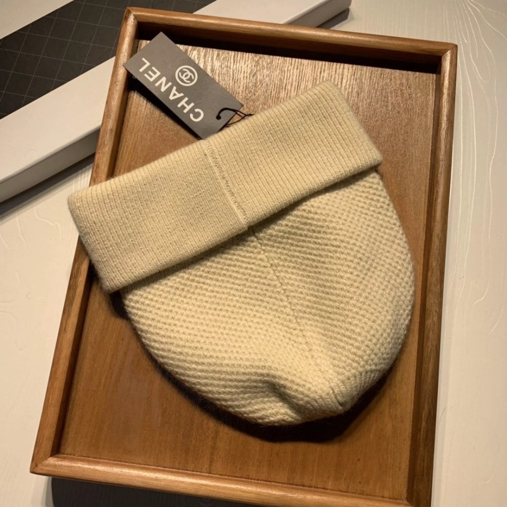 Anum Bags CHL CC LOGO CASHMERE BEANIE BEIGE
