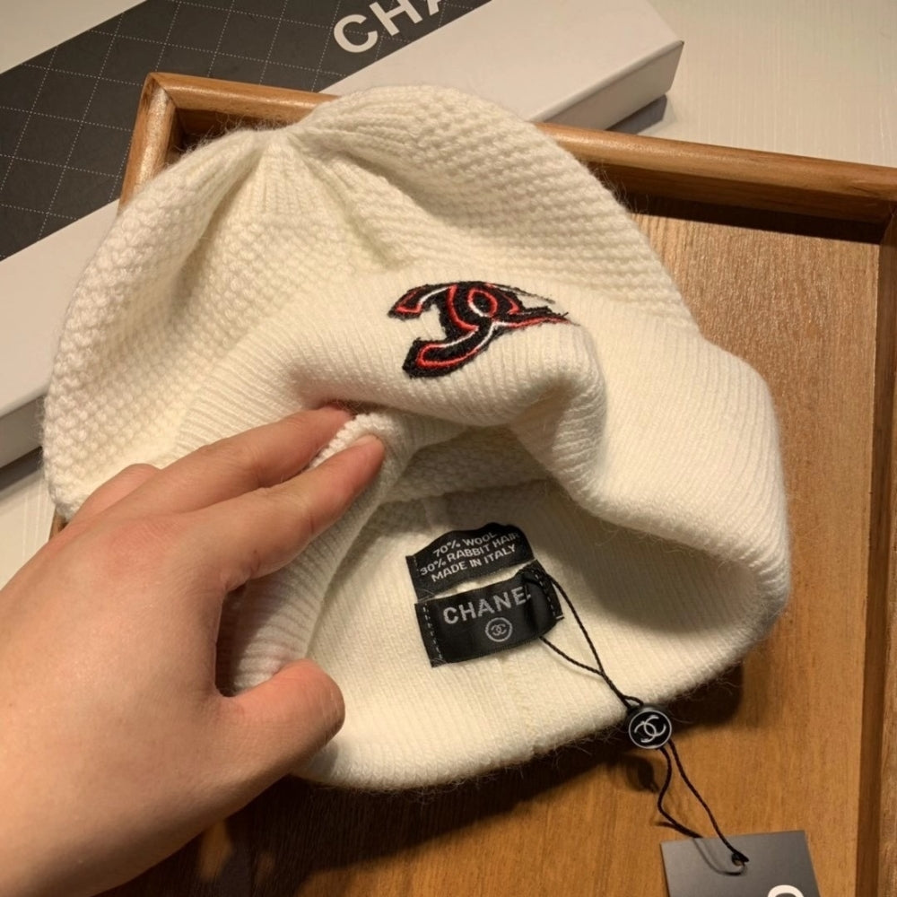 Anum Bags CHL CC LOGO CASHMERE BEANIE WHITE