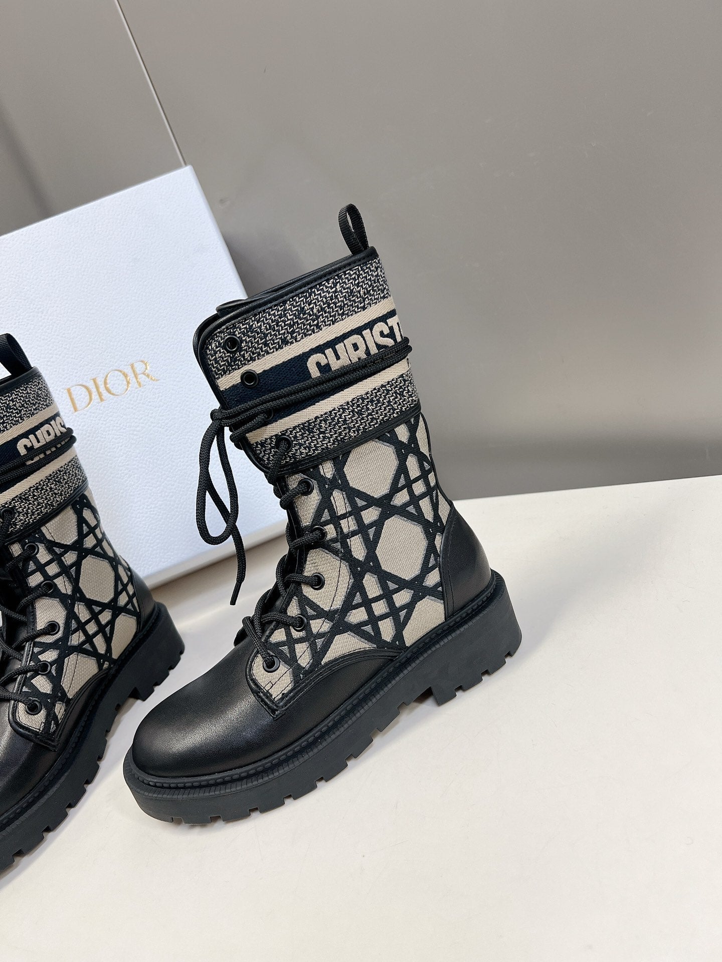 Ezyycart Bags DD D MAJOR BOOTS BLACK AND BEIGE