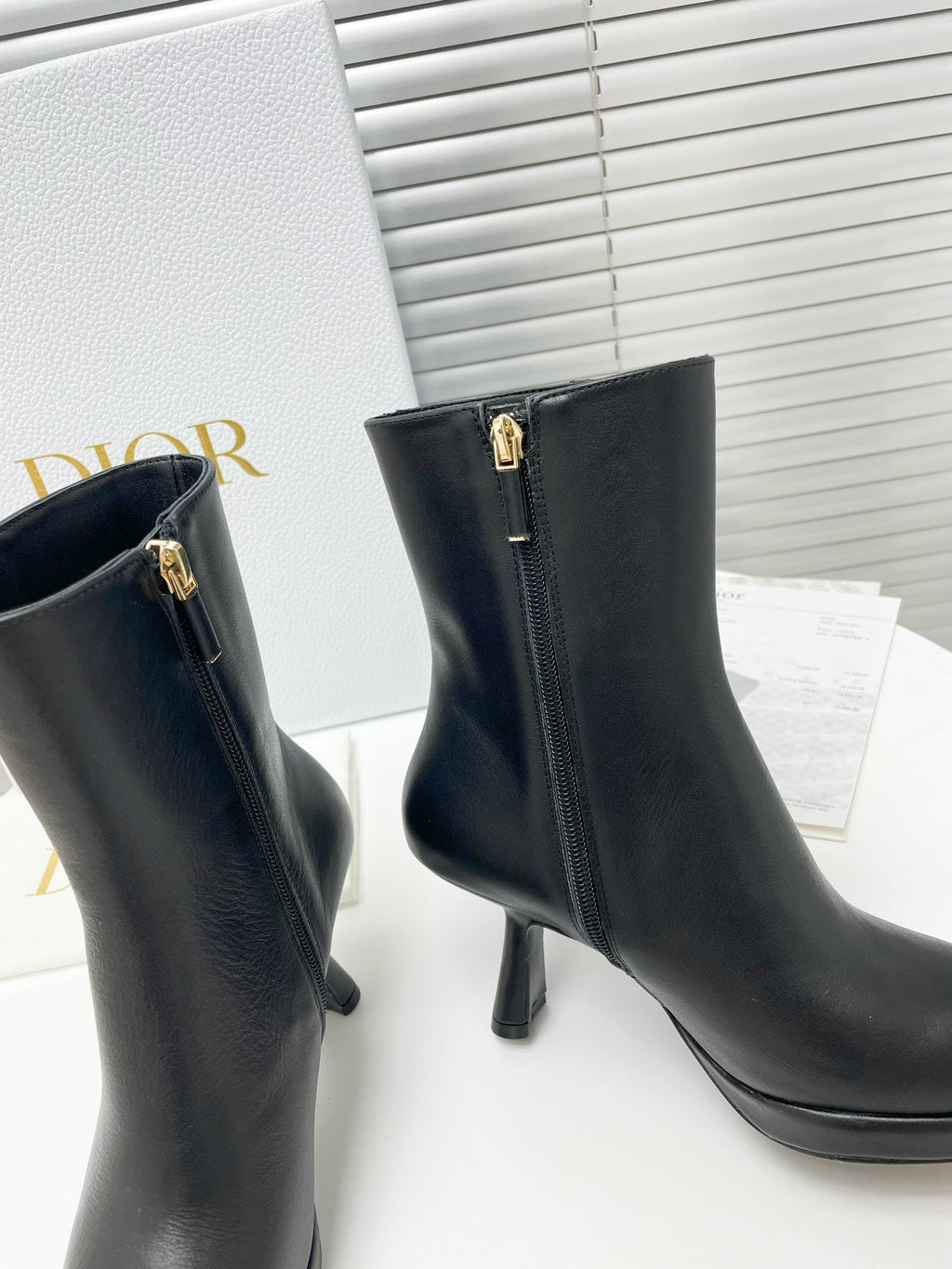 Ezyycart Bags DD LEATHER ANKLE BOOTS BLACK