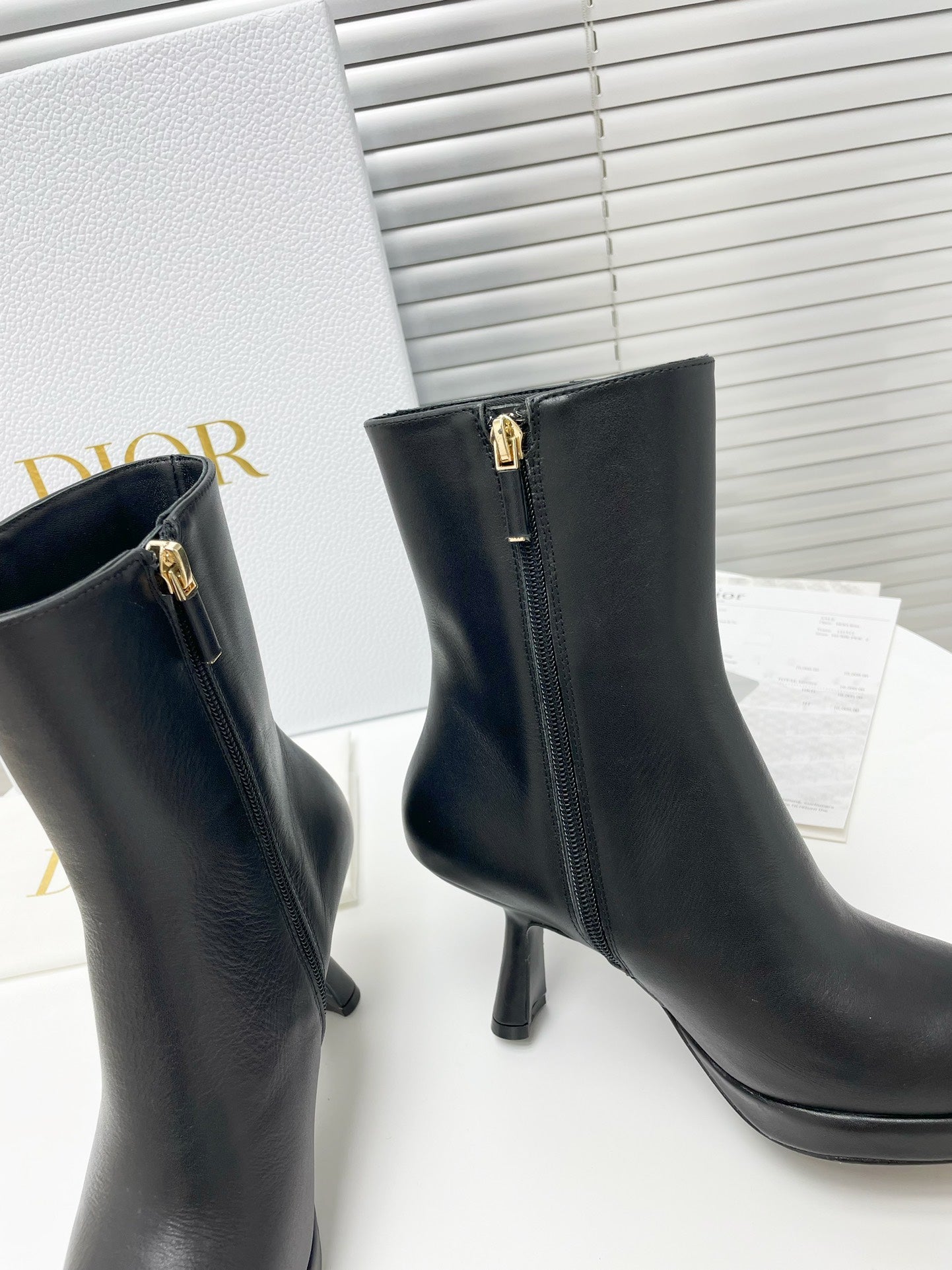 Ezyycart Bags DD LEATHER ANKLE BOOTS BLACK