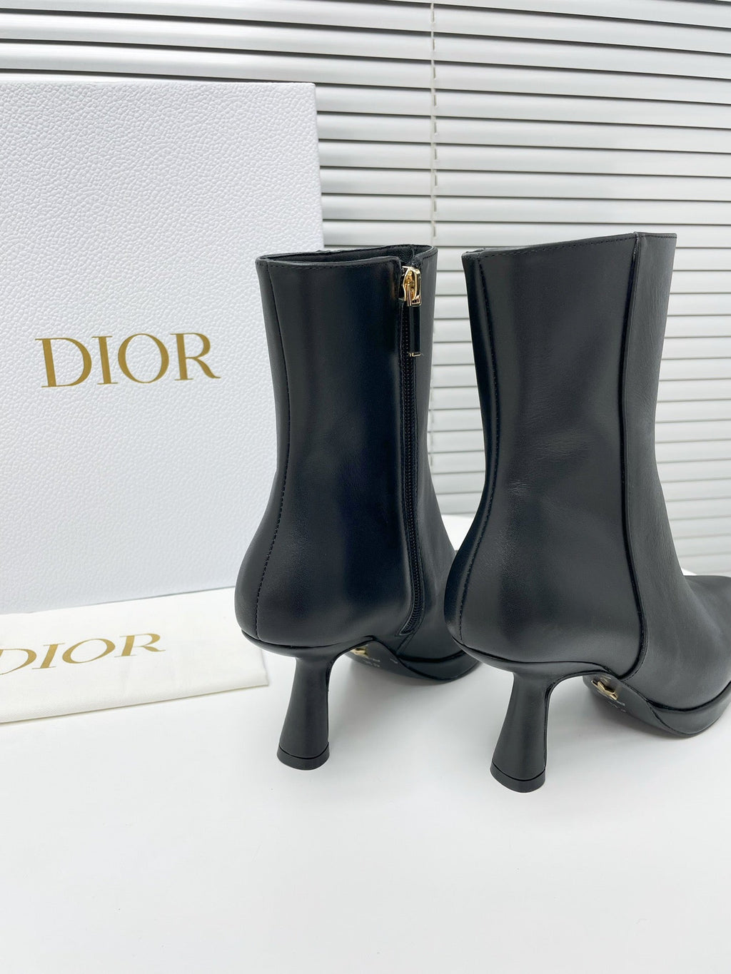 Ezyycart Bags DD LEATHER ANKLE BOOTS BLACK