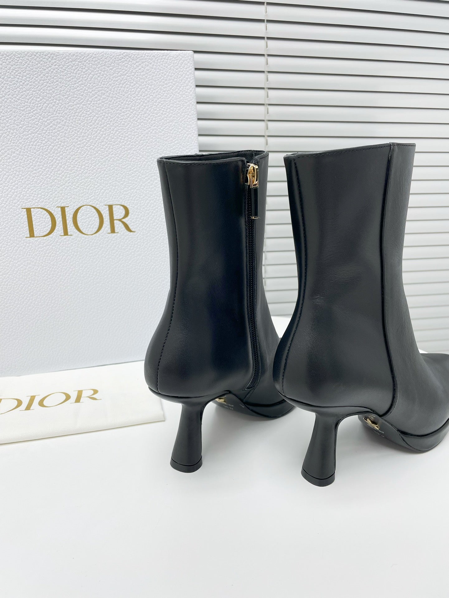 Ezyycart Bags DD LEATHER ANKLE BOOTS BLACK