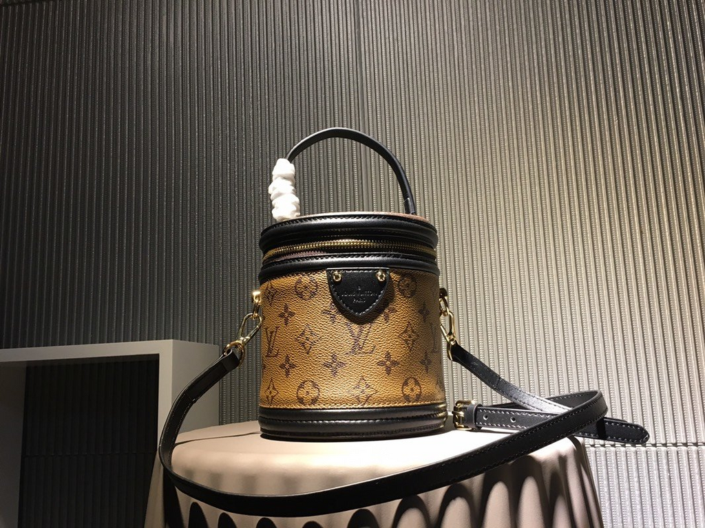 Anum Bags Elite Carryalls