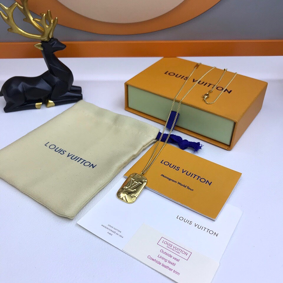 Anum Bags Necklace LUV014