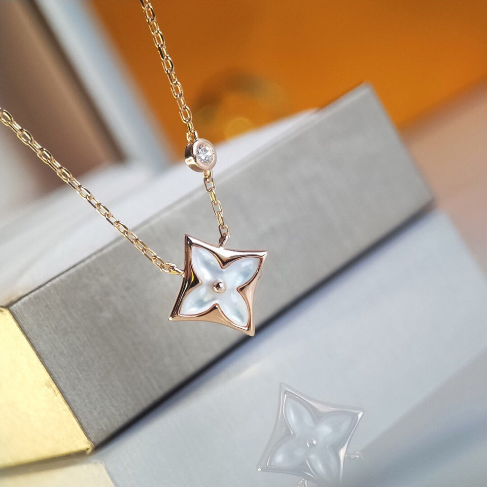 Anum Bags Necklace LUV019