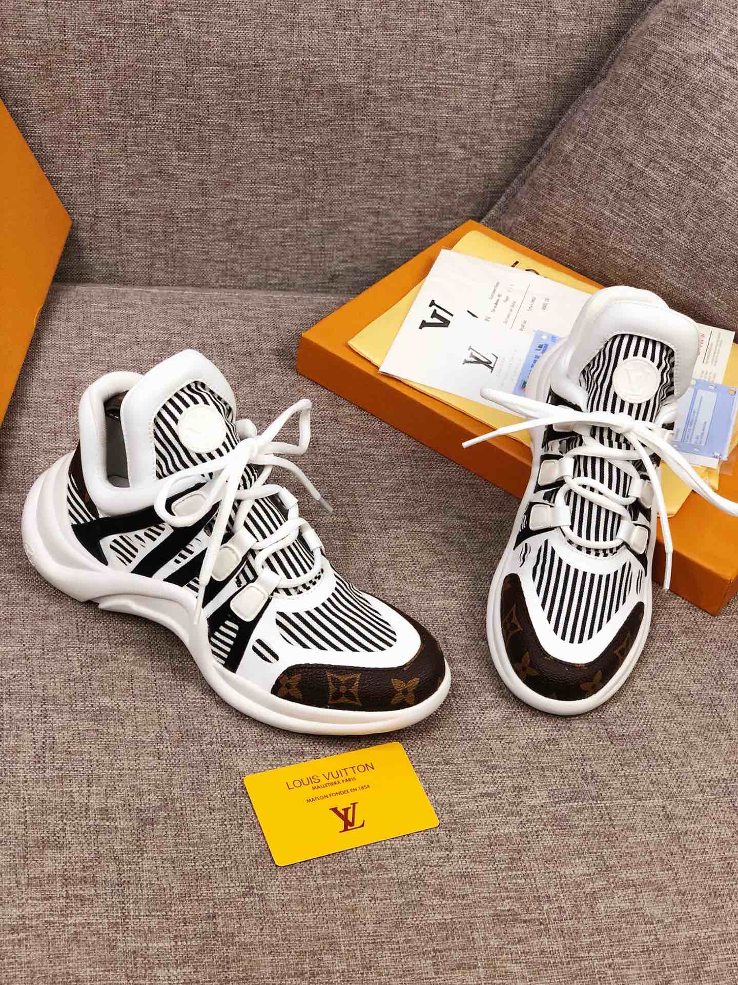 Anum Bags LUV Archlight Black White Sneaker
