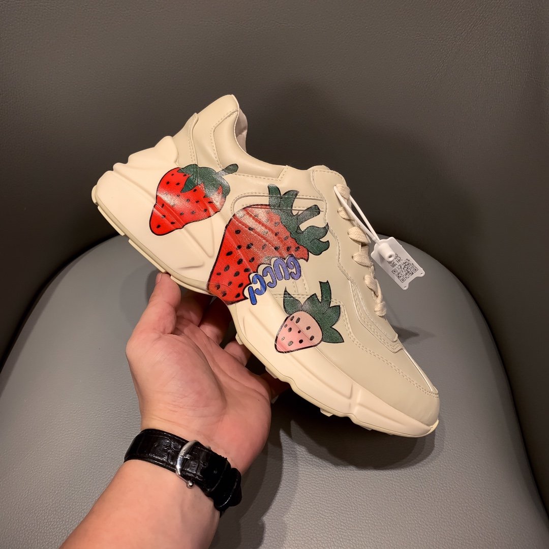 Ezyycart Bags MO-GCI RHYTON VINTAGE TRAINER STRAWWBERRY WHITE SNEAKER 141