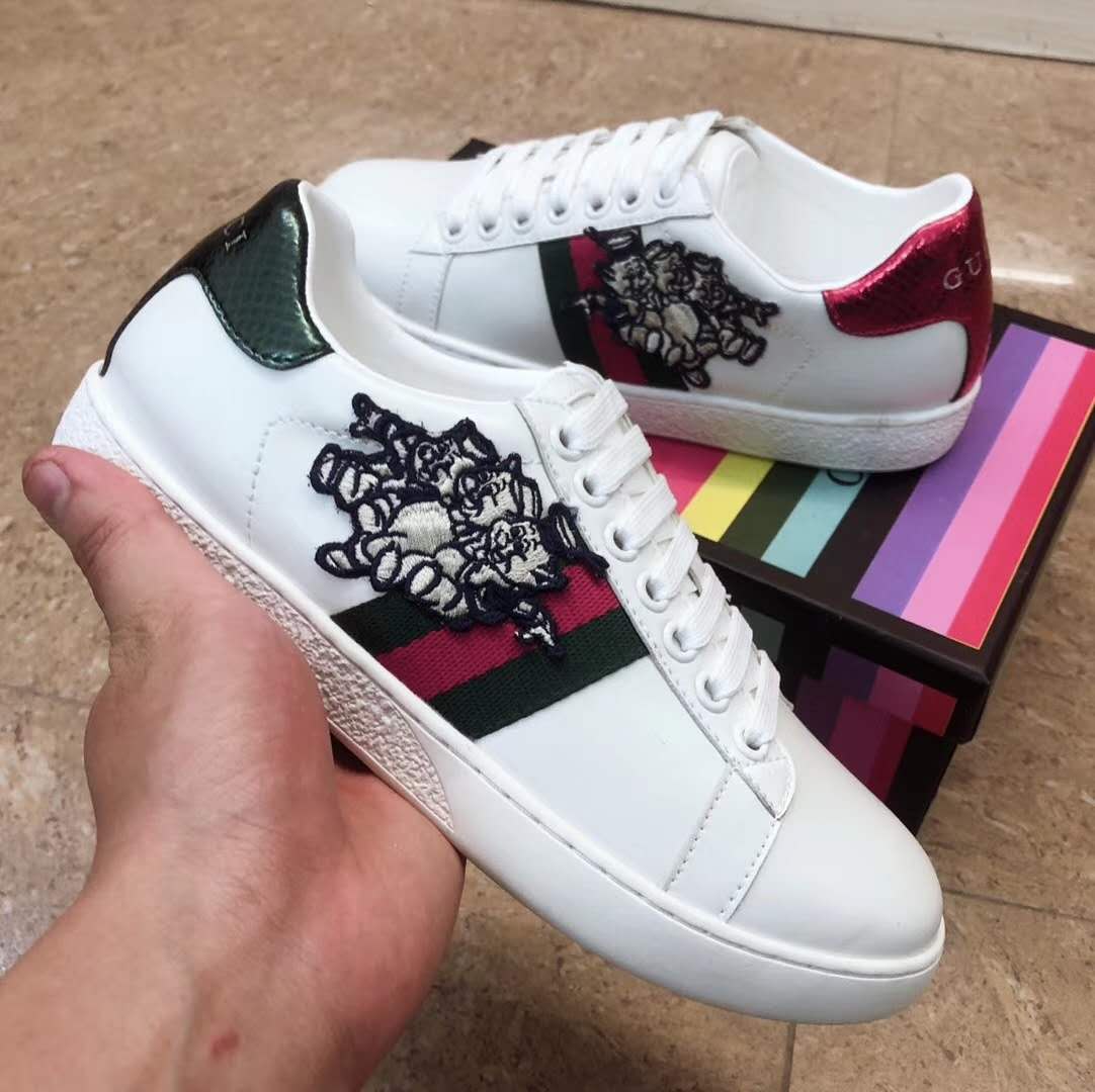 Ezyycart Bags MO-GCI Ace EmBroidered Sneaker 040