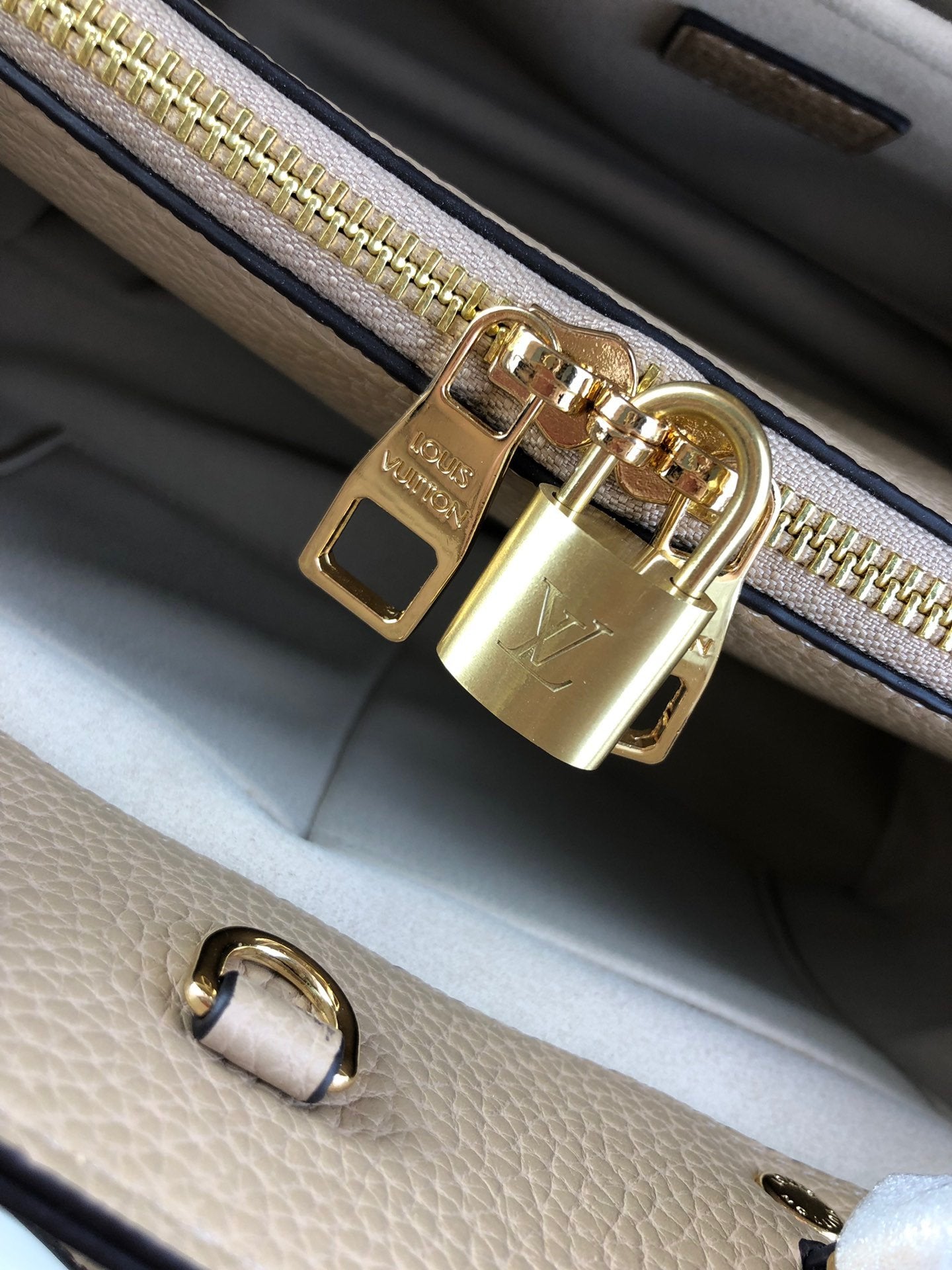Anum Bags Bags LUV 035