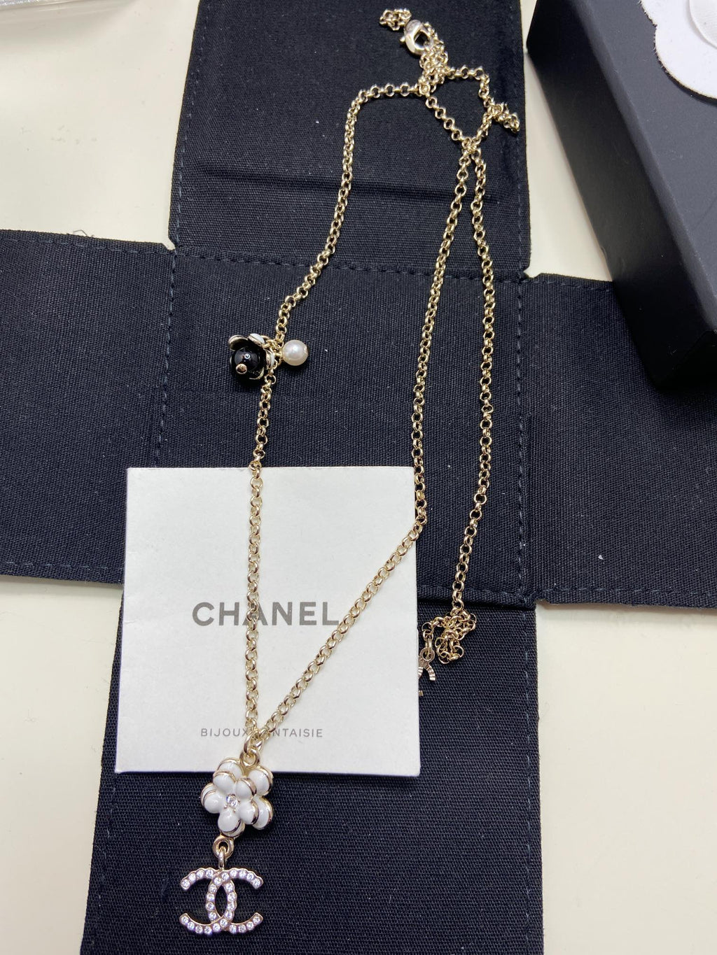 Anum Bags MO -Necklace CHL020