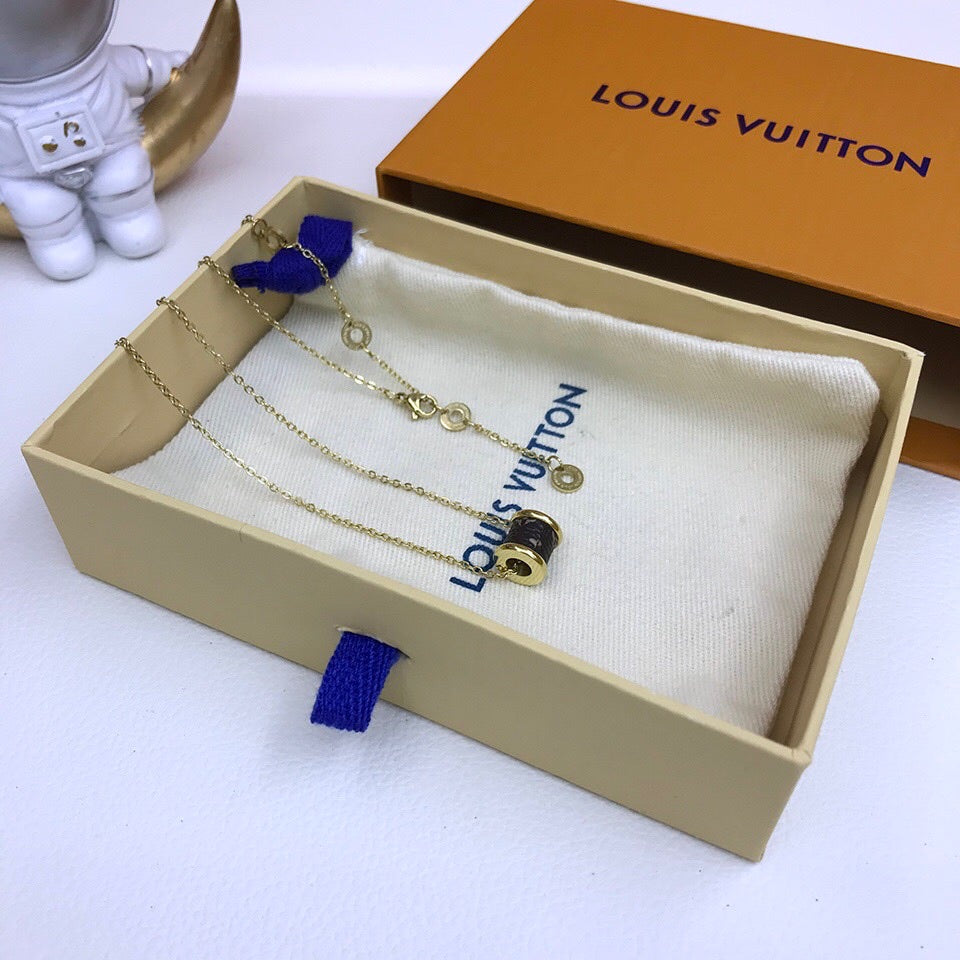 Anum Bags Necklace LUV024