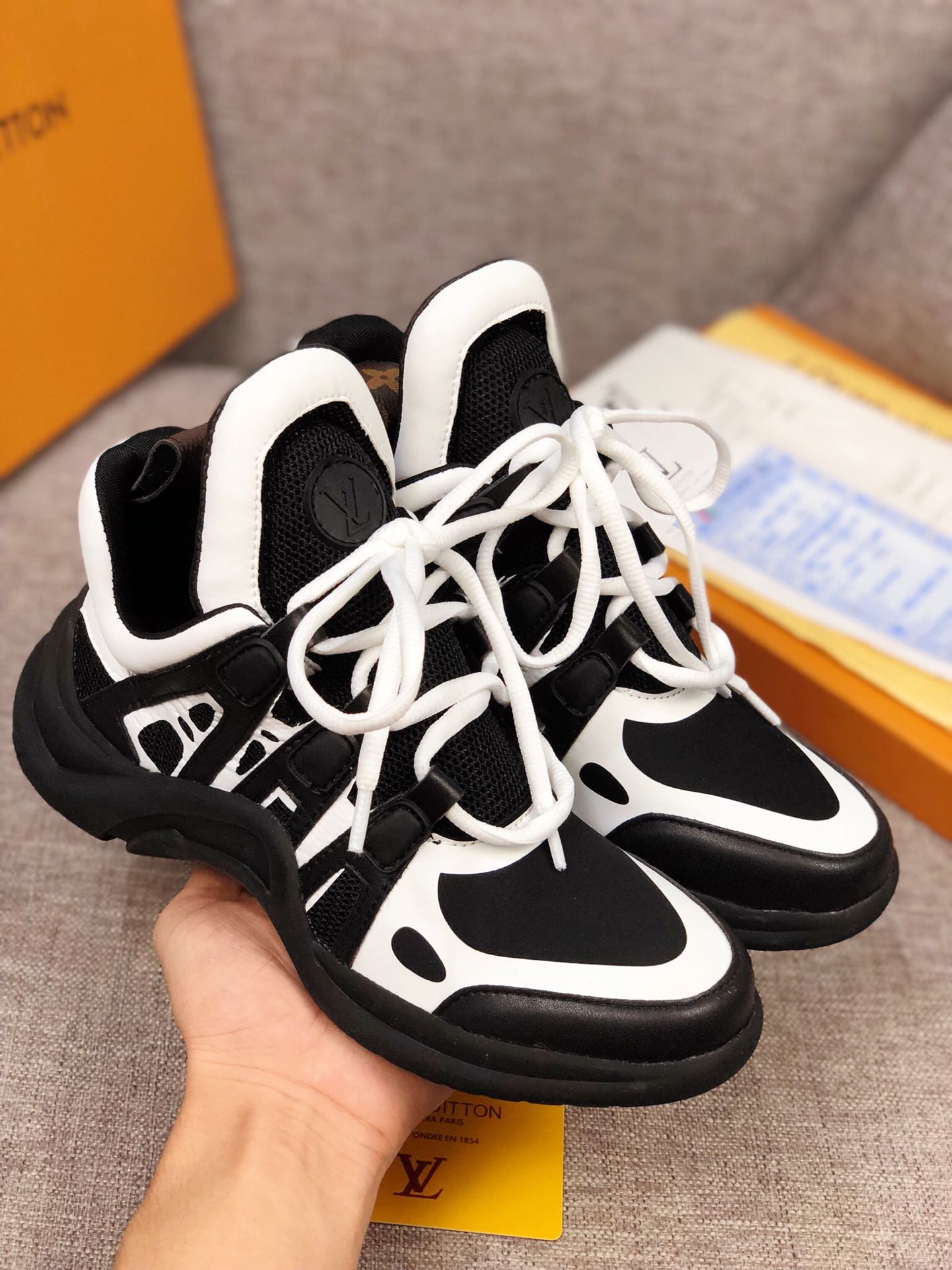 Anum Bags LUV Archlight Black White Sneaker