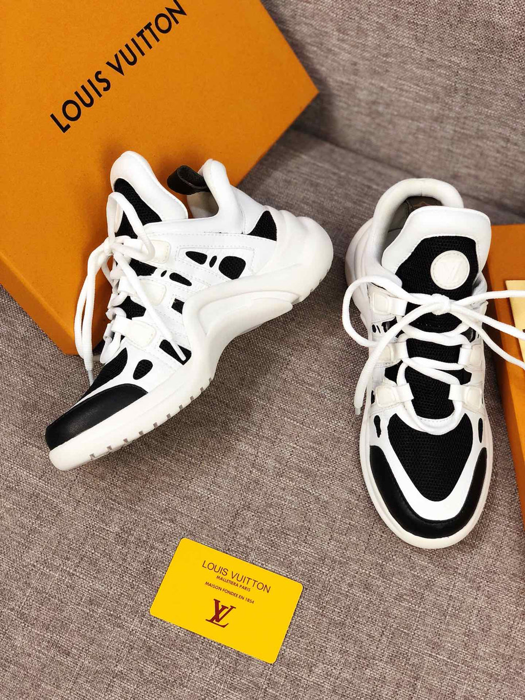 Anum Bags LUV Archlight Black White Sneaker