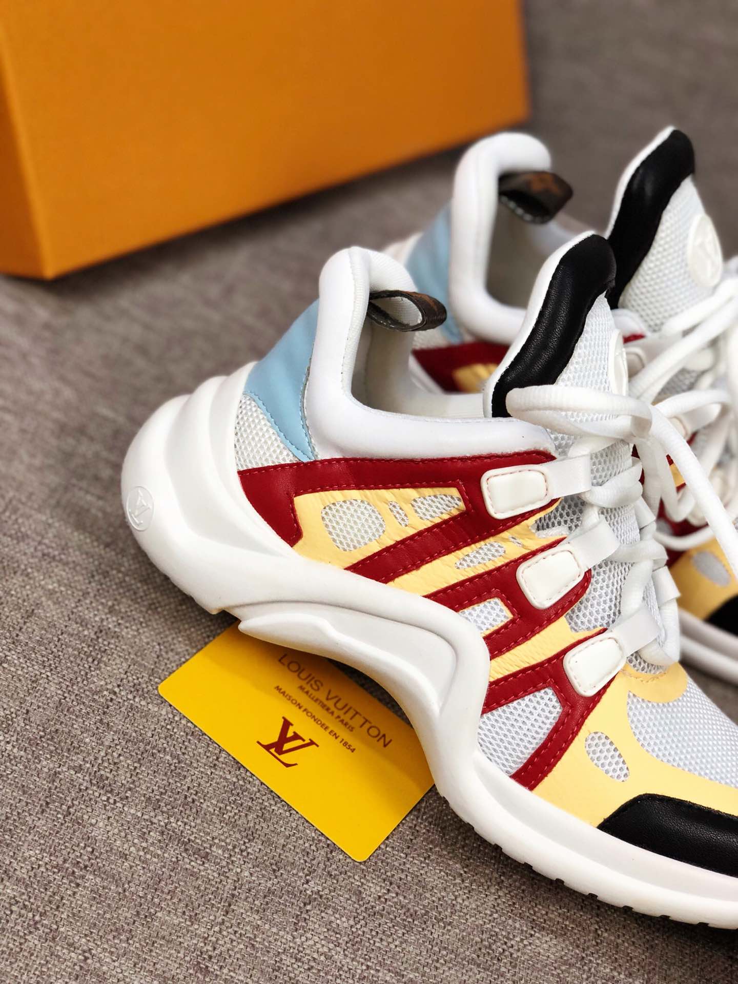 Anum Bags LUV Archlight Red Yellow Sneaker