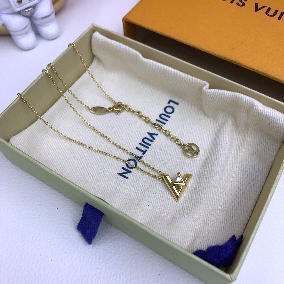Anum Bags Necklace LUV015