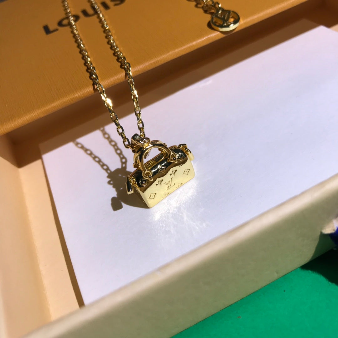 Anum Bags Necklace LUV027