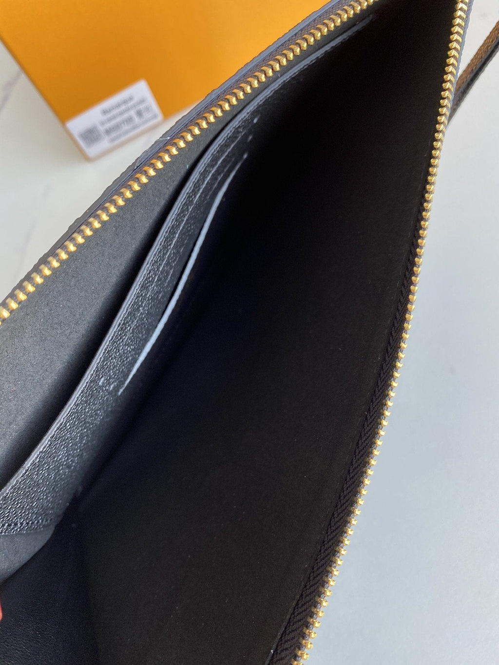 Anum Bags Wallet LUV 064
