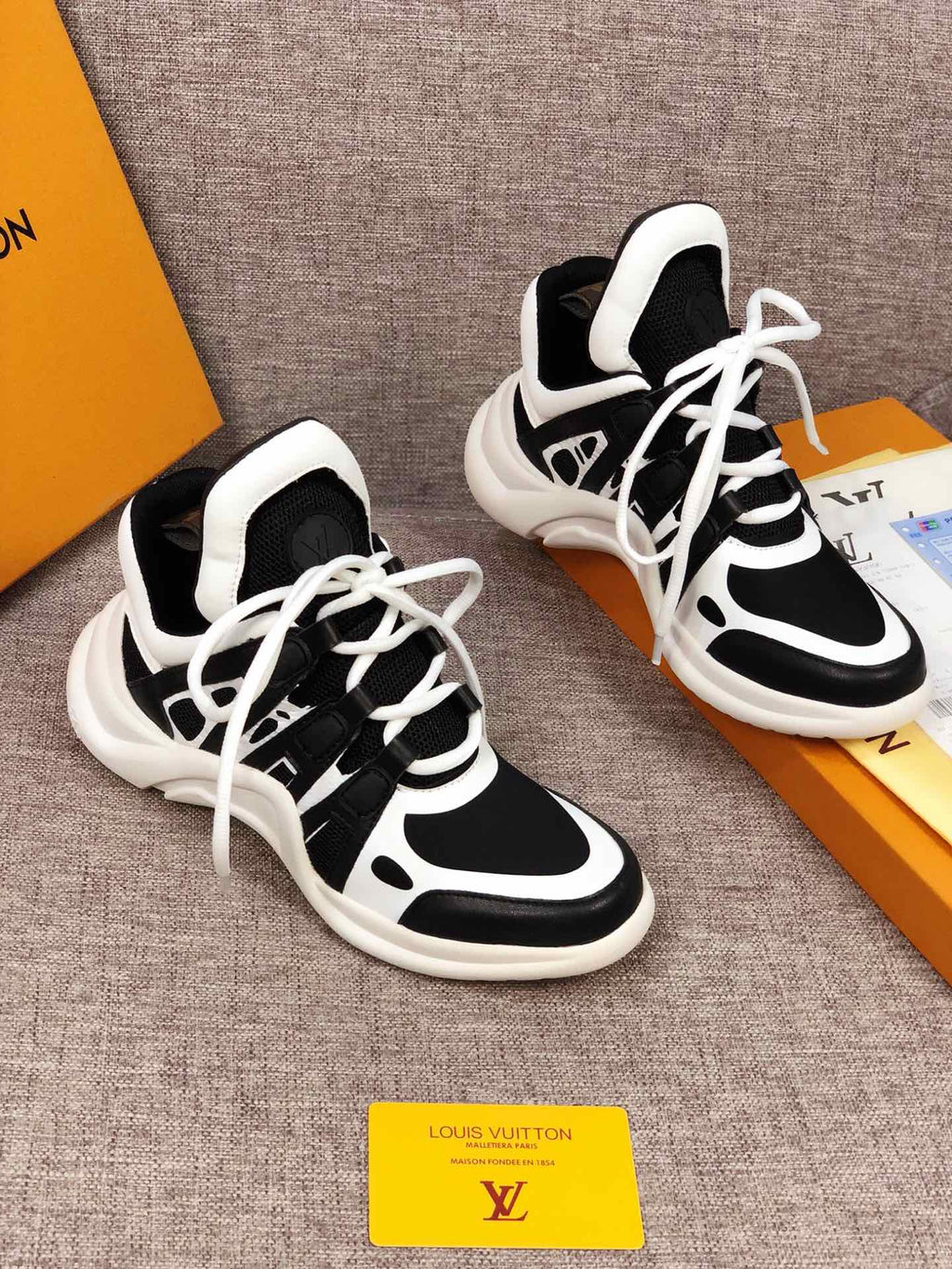 Anum Bags LUV Archlight Black White Sneaker