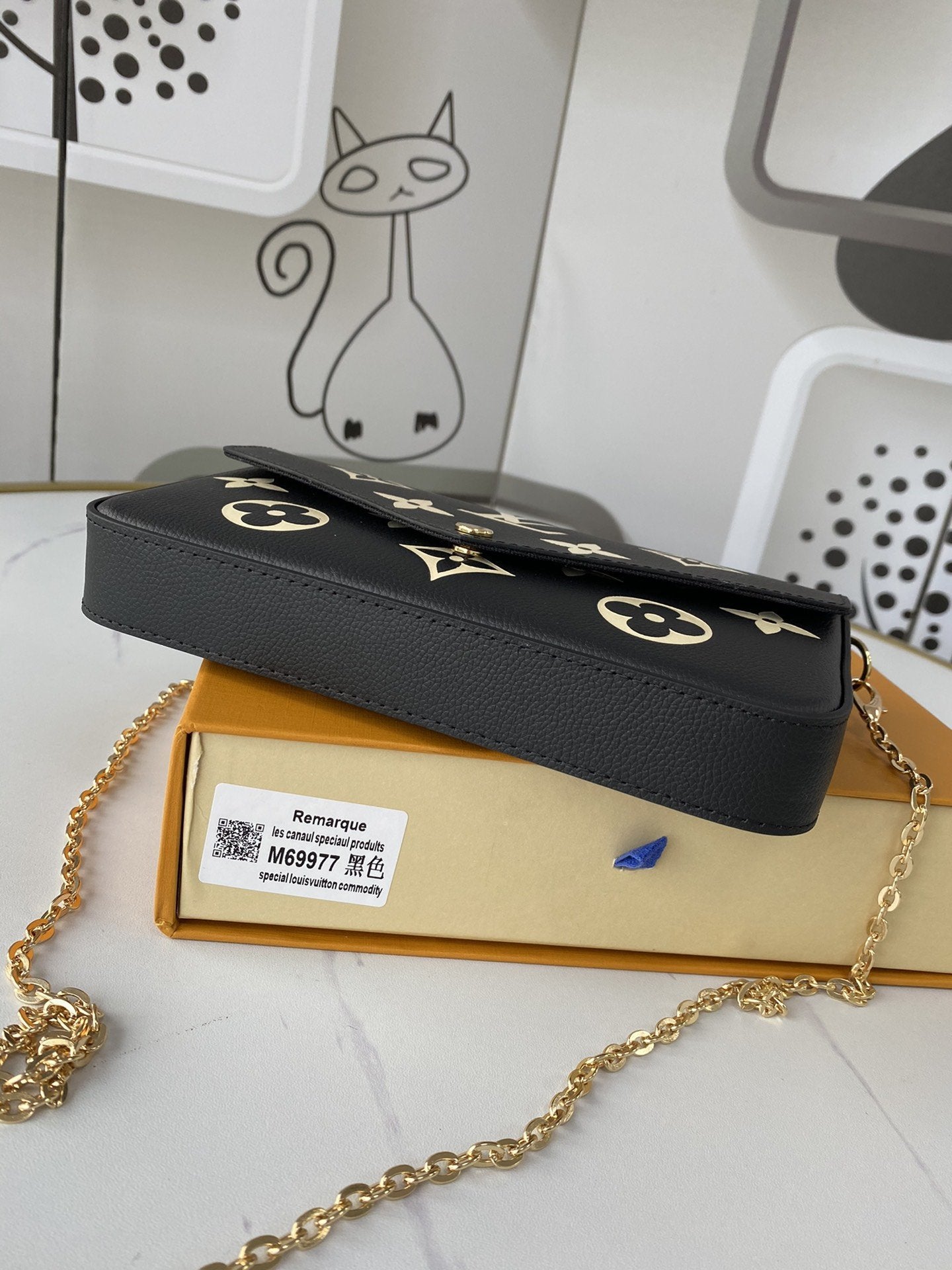 Ezyycart Bags Wallet LUV 082