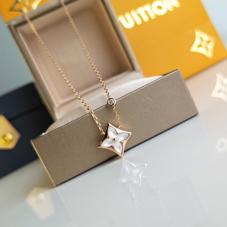 Anum Bags Necklace LUV019