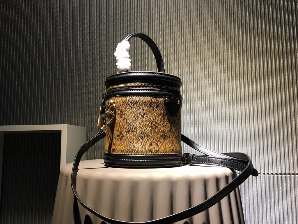 Anum Bags Elite Carryalls
