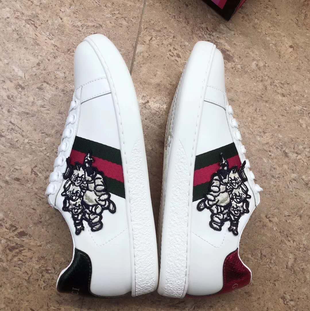 Ezyycart Bags MO-GCI Ace EmBroidered Sneaker 040