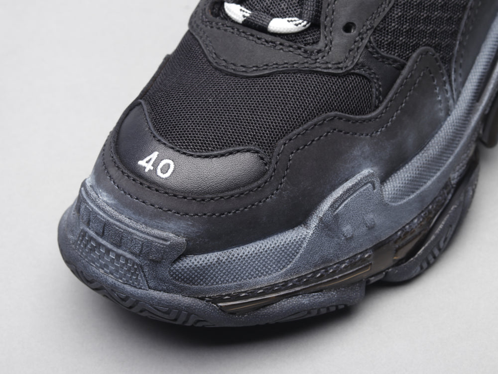 Ezyycart Bags Bla Triple S Air Cushion Black Sneaker