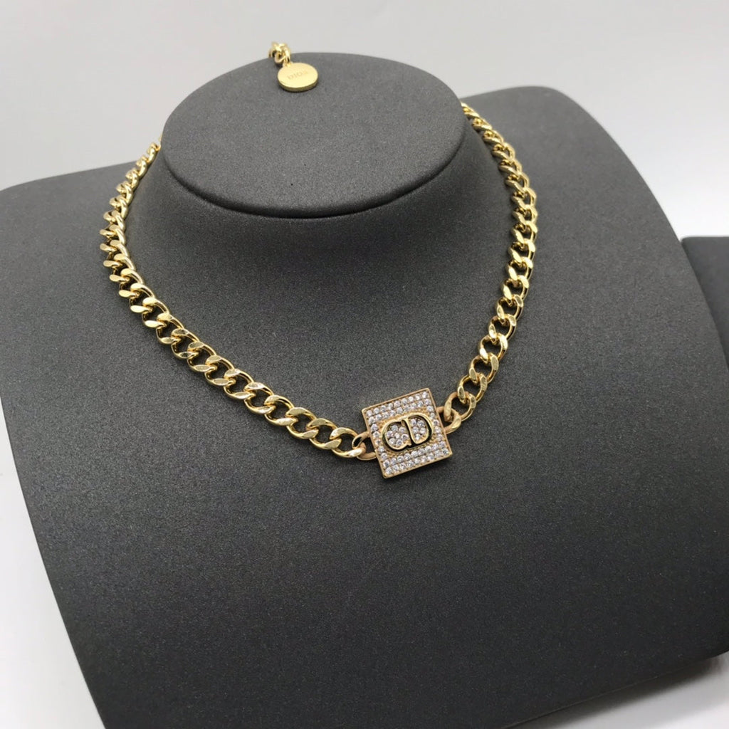 Anum Bags Necklace DIR023