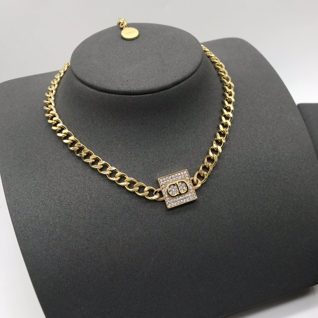 Anum Bags Necklace DIR023