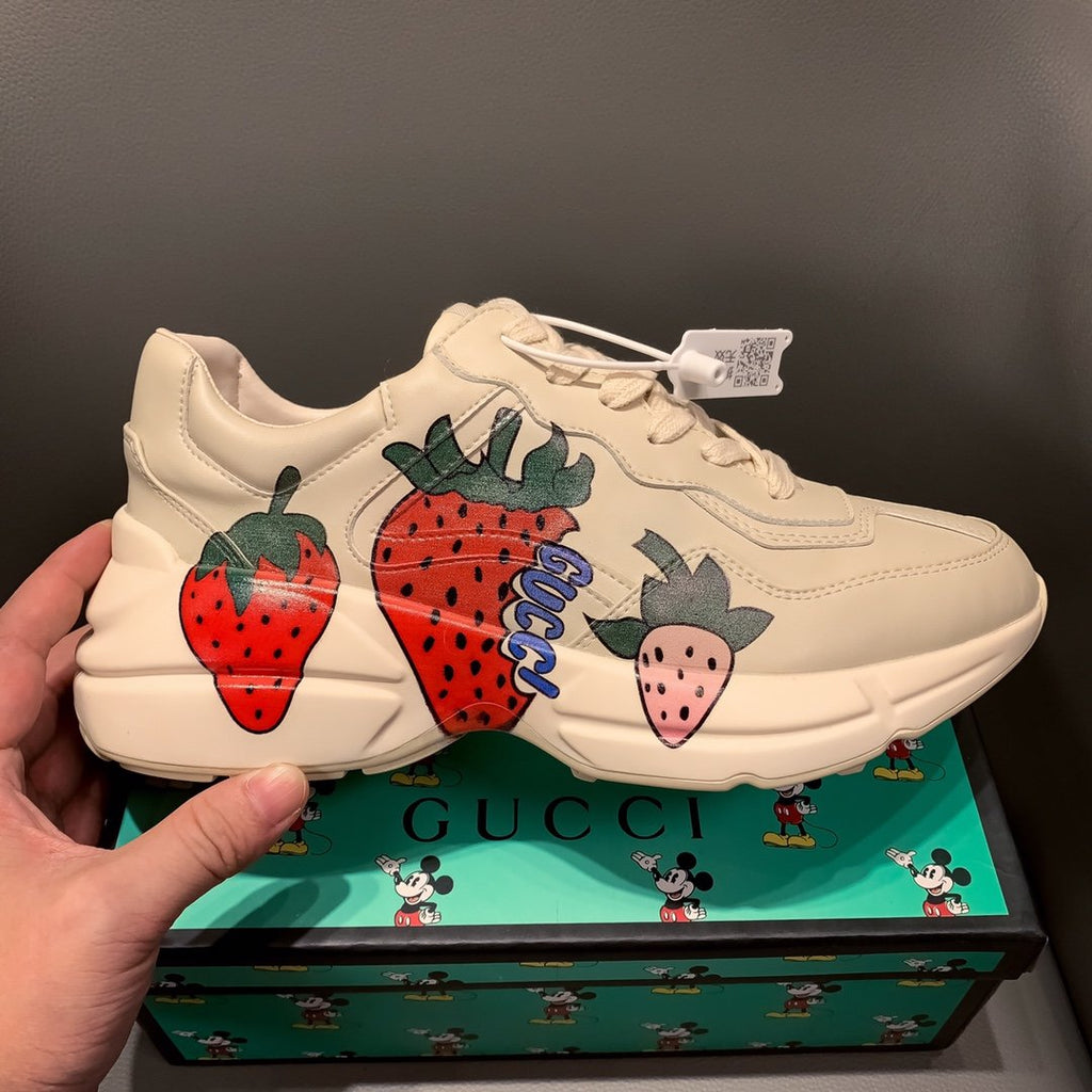 Ezyycart Bags MO-GCI RHYTON VINTAGE TRAINER STRAWWBERRY WHITE SNEAKER 141