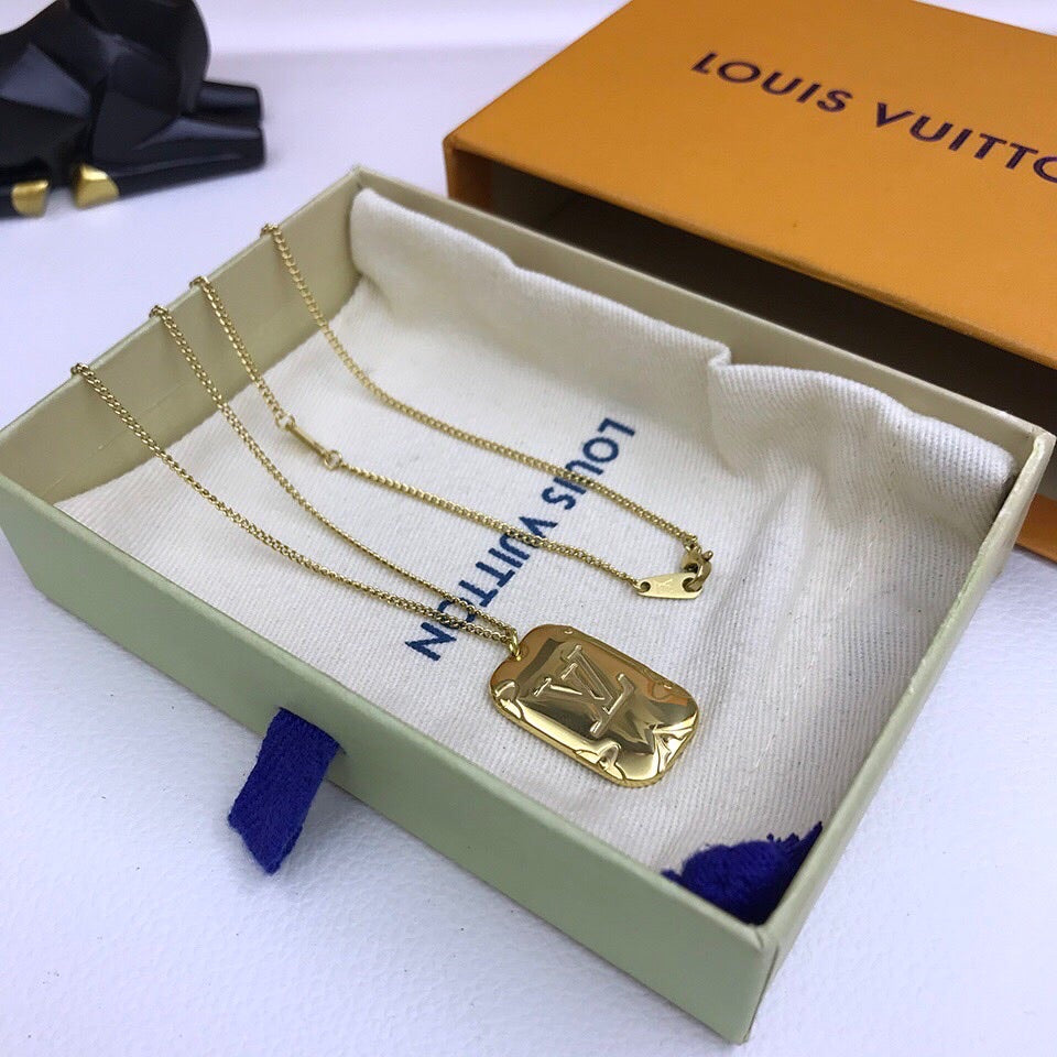 Anum Bags Necklace LUV014