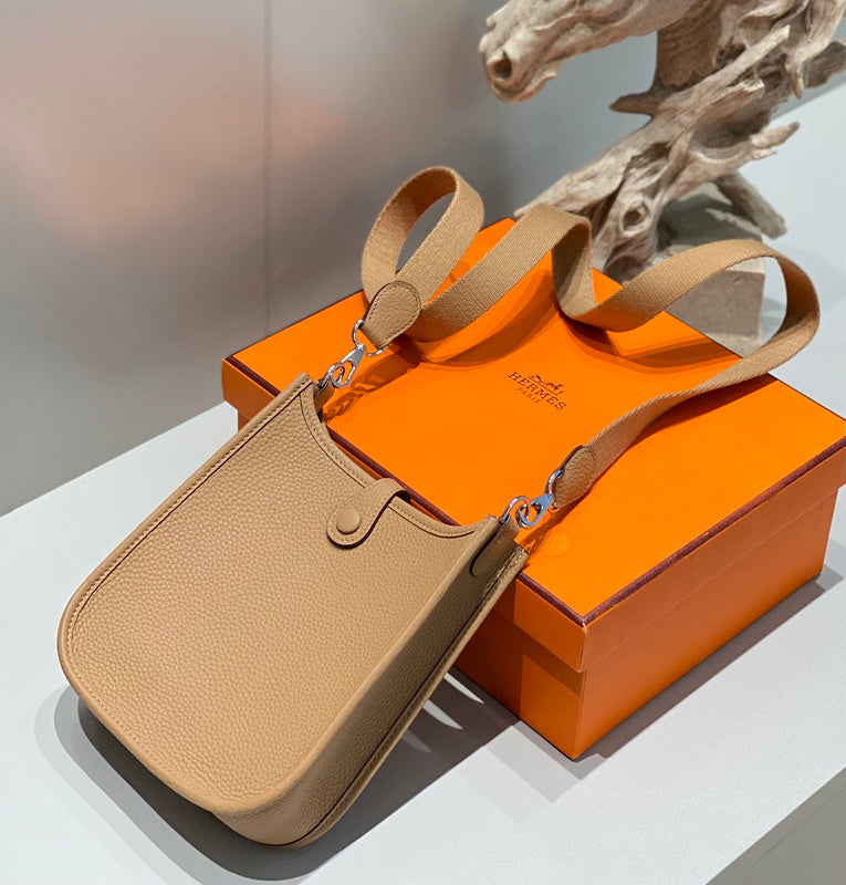 new-luxury-designer-bags-nm23542