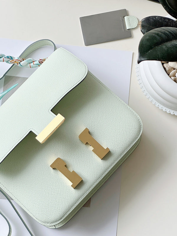 new-luxury-designer-bags-nm23376