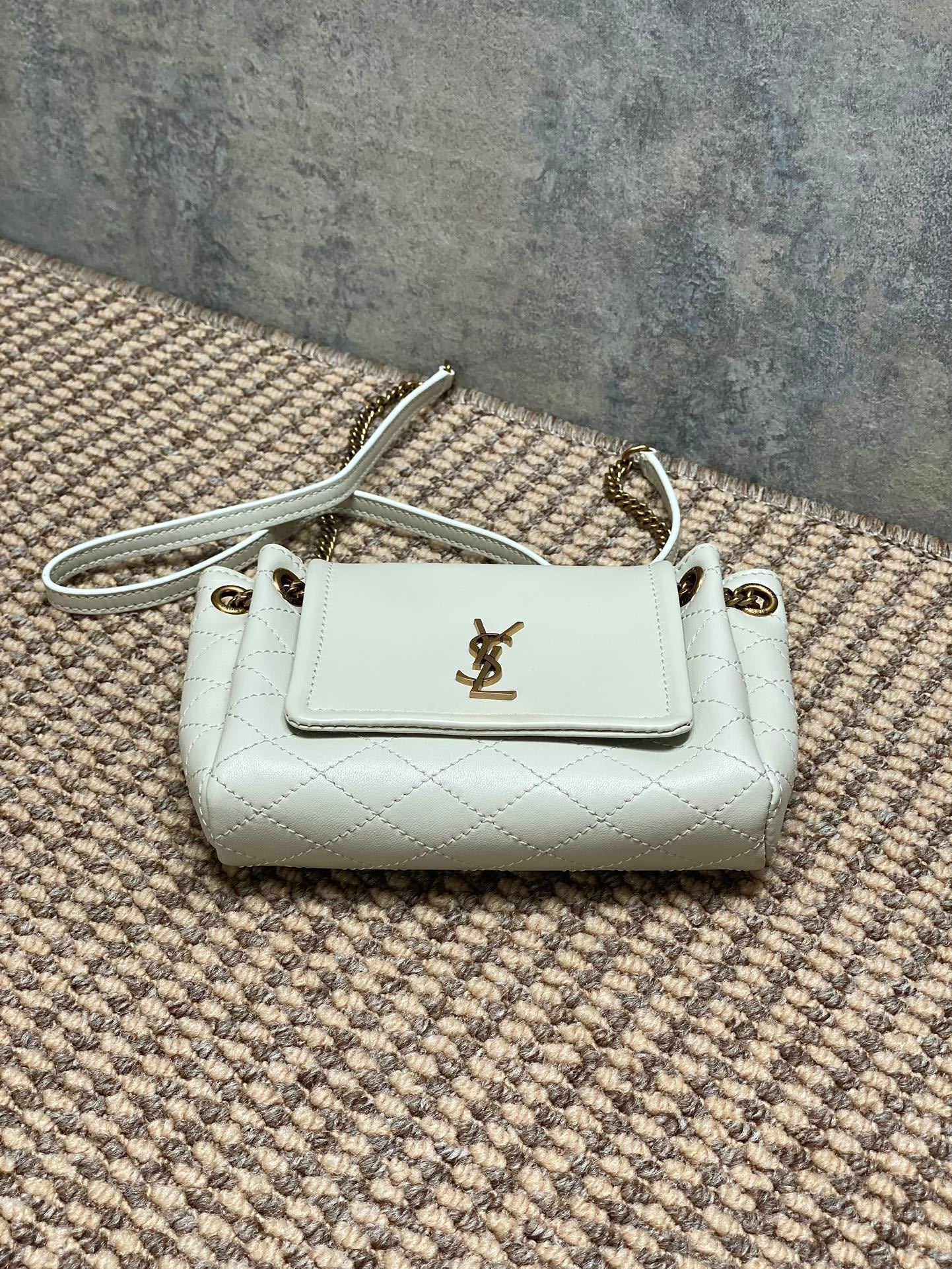 Ezyycart Bags - Best High-End Brands in One Place - AFFORDABLE LUXURY BAGS - 15600