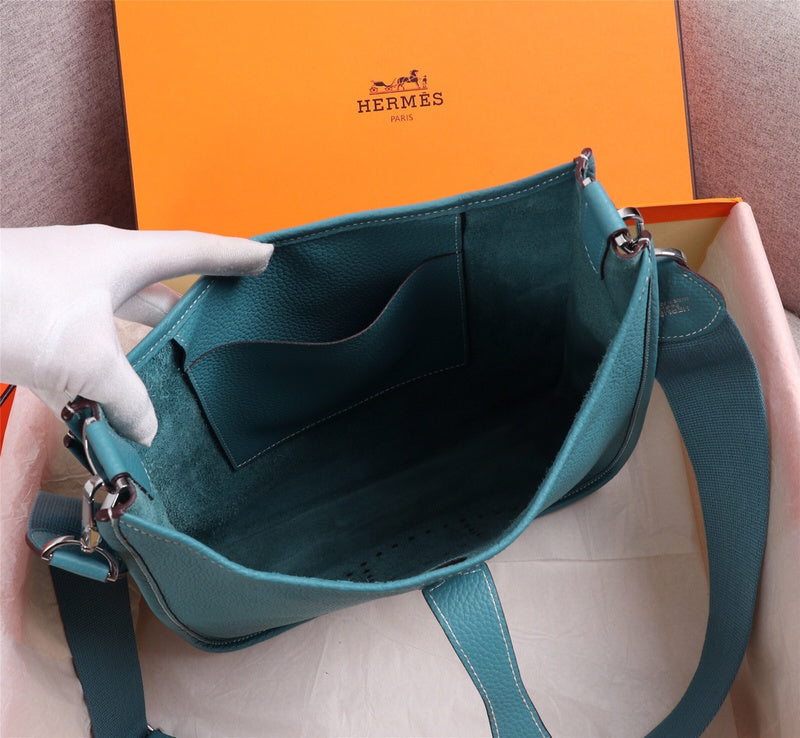 new-luxury-designer-bags-nm23713