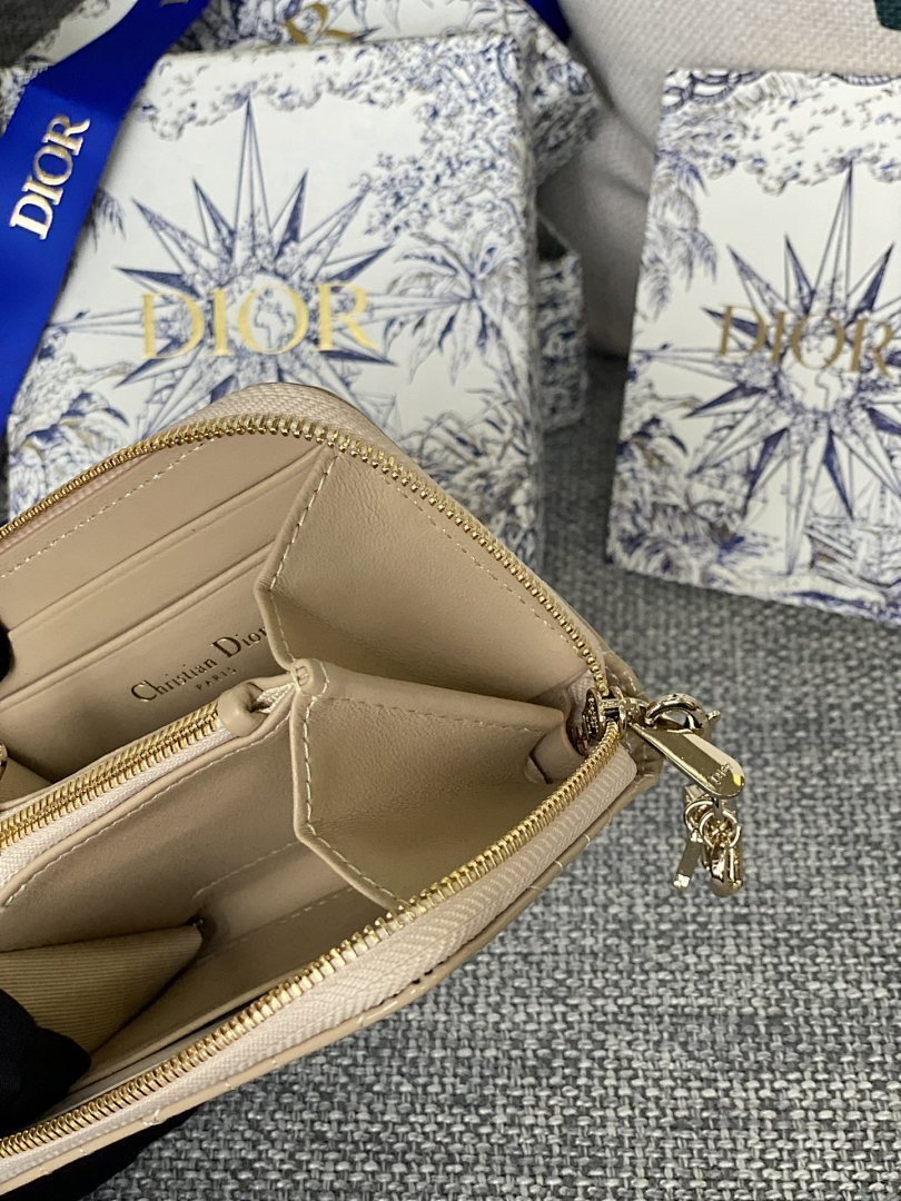 Ezyycart Bags - DESIGNER BAGS FOR WOMEN - AFFORDABLE LUXURY BAGS - 18999